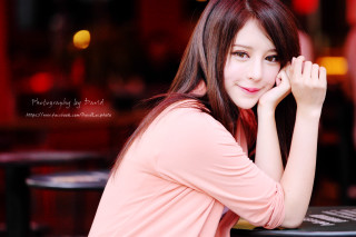 Woman sitting table hand face - fei danxu free wallpaper for desktop