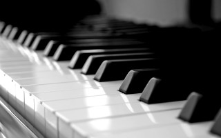 Piano keyboard closeup black white 8 - cinematic composition free wallpaper