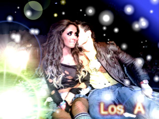 Couple couch lights bubbles air - a couple of people sitting next free wallpaper