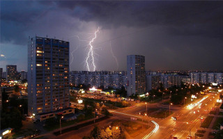 Lightning bolt city night time 2 - thunderstorm free wallpaper
