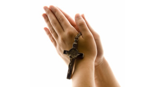 Person holding cross arm chain - a chain free wallpaper