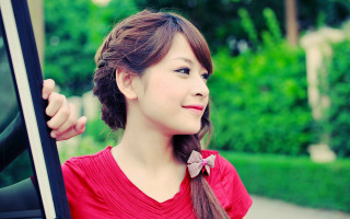 Woman bow tie car door - a car door free wallpaper