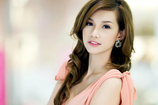 Woman pink dress posing hand 3 - chen chi free wallpaper
