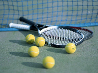 Tennis court tennis balls racket - free sports wallpaper