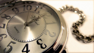 Watch chain tabletop white square - a white square free wallpaper