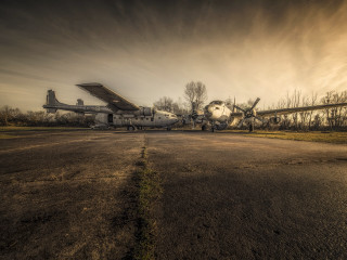 Large airplane airport runway forest - top of an airport runway next free wallpaper
