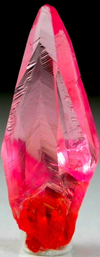 Pink crystal red center macro - a white surface free wallpaper for mobile