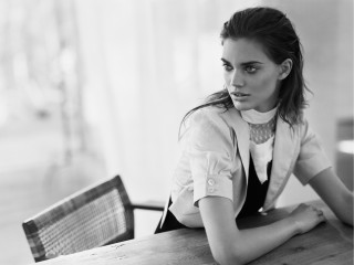 Woman sitting table tennis racket - a woman sitting free wallpaper