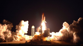 Rocket launch smoke billowing landing - gear free wallpaper
