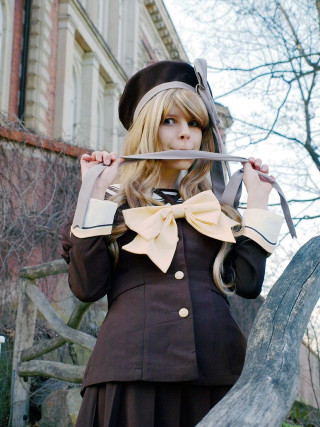 Woman brown dress knife mouth - free autumn wallpaper for mobile