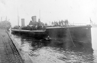 Large boat floating water dock - rayonism free wallpaper