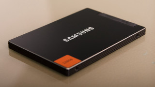 Black samsung laptop table orange - free technology wallpaper