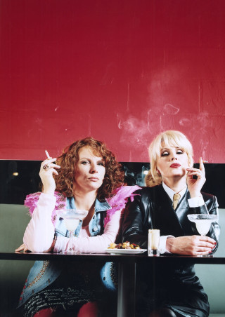 Women smoking coffee tea together - transgressive art free wallpaper for mobile