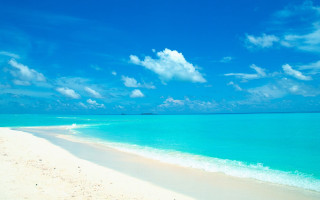 Beach blue sky white sand 4 - ocean free wallpaper for desktop