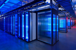Large room blue red servers - free technology wallpaper