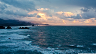 Water mountain clouds sky view - stormy weather free wallpaper