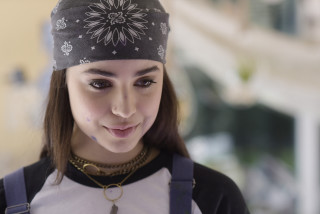 Woman black white hat shirt - hat free wallpaper