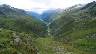 Valley river mountains clouds sky 2 - a valley free wallpaper