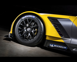 Yellow sports car tire black - sharp line free wallpaper for desktop