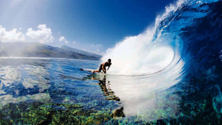 Surfing man wave ocean sunny 5 - amazing depth free wallpaper