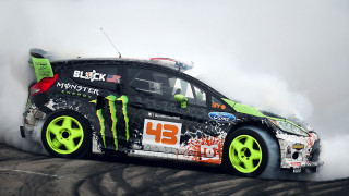 Monster car track smoke tires - tire free wallpaper