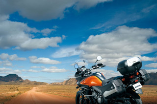 Motorcycle dirt road desert mountains - a dirt road in the desert free wallpaper