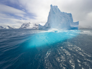 Iceberg floating ocean mountain range - the ocean next free wallpaper