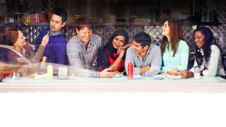 People eating drinking talking window - a table eating food free wallpaper