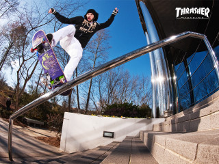 Man skateboarding metal rail stairs - brian thomas free wallpaper