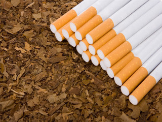 Cigarettes leaves mulch broken group - top of a pile free wallpaper