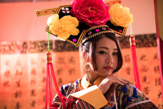 Woman chinese hat flowers yellow - du qiong free wallpaper