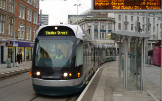 Train cityscape stationstreet sidewalk buildings - the track free wallpaper