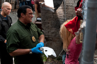 Man green shirt white mask - a white mask free wallpaper