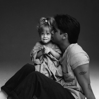 Man girl sitting floor together - dan scott free wallpaper for tablet