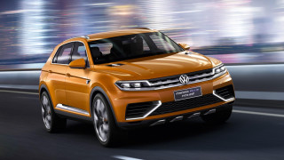 Yellow volkswagen suv night city 2 - blurry free wallpaper