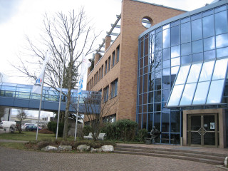 Building glass window staircase entrance - front view free wallpaper