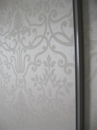 White wall pattern window curtain - a pattern free wallpaper for mobile