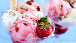 Ice cream strawberries pecans bowls - cafer bater free wallpaper