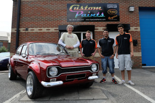 Men red car building custom - a group of men free wallpaper