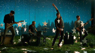 Men green field stars guitar - david boyd free wallpaper