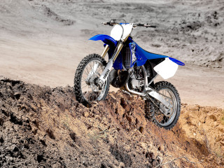 Dirt bike parked hill desert - david budd free wallpaper for desktop