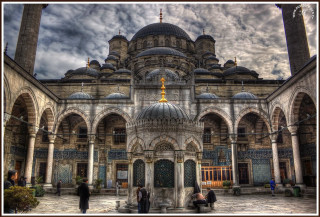 Large building dome fountain people 2 - a large building free wallpaper for desktop