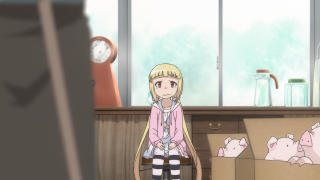 Girl chair room clock pig - a chair in a room free wallpaper for desktop