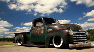 Green truck cloudy sky bird - matte finish free wallpaper