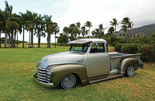 Silver truck parked field grass - a silver truck free wallpaper