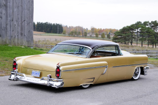 Classic car parking lot wooden - matte finish free wallpaper