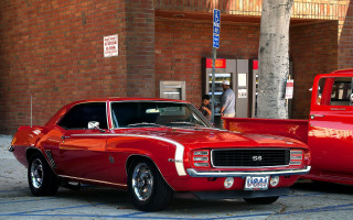 Red car red truck street - a red truck free wallpaper