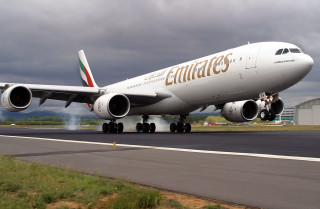 Jetliner takeoff smoke arabesque vfx - an airport runway free wallpaper