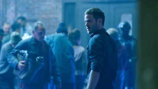 Man crowd building camera backpack - chippy free wallpaper