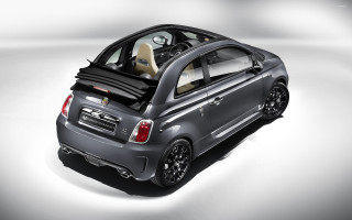 Small car trunk open hood - a studio free wallpaper